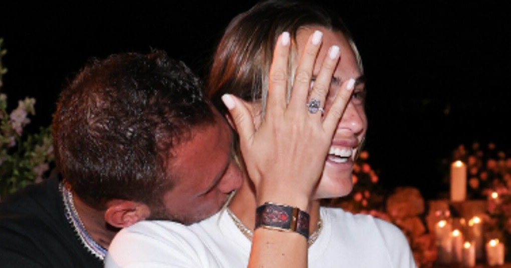 Το πολυτελές δαχτυλίδι Σαμπαλένκα με διαμάντι 12 καρατίων και σμαράγδια