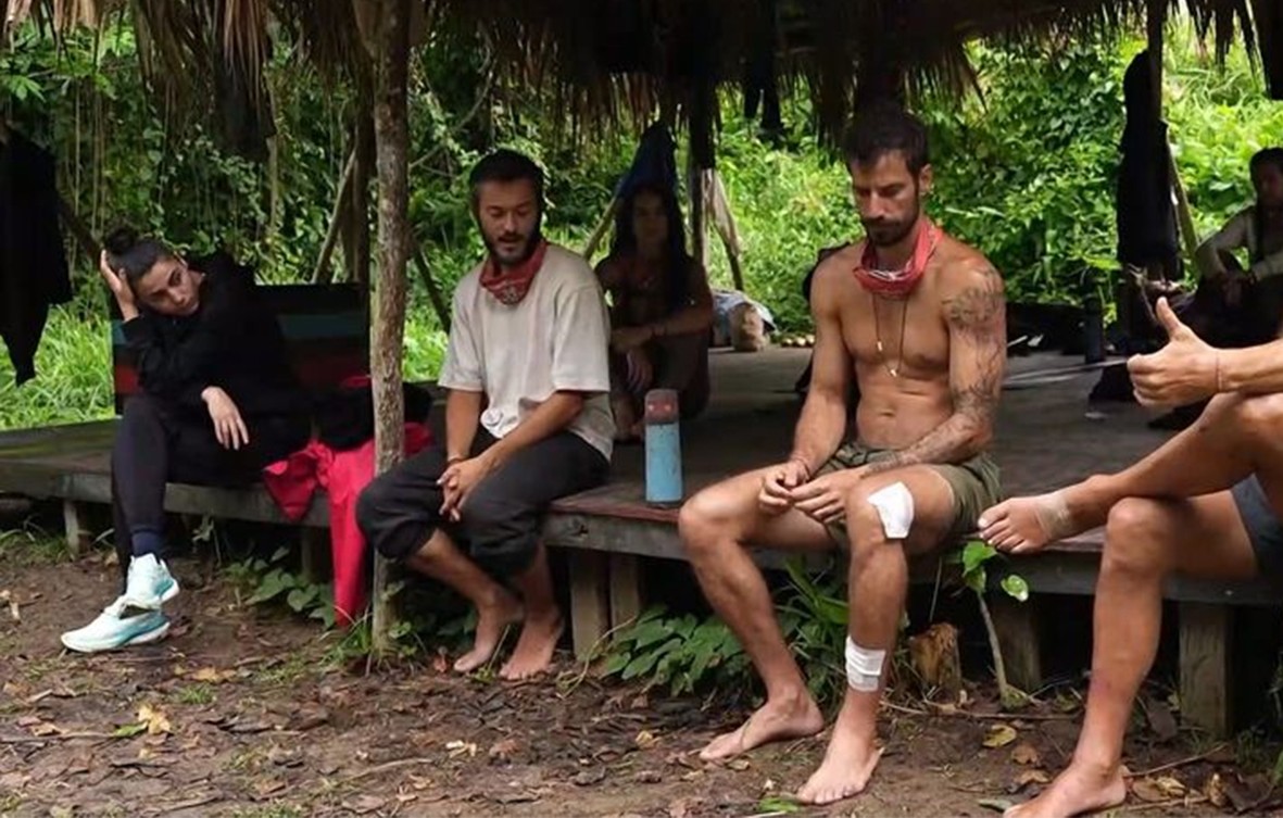 Survivor Σηφάκης Δεσύλλα αντιπαράθεση καλύβα