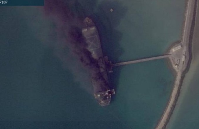 Πυρκαγιά σε σκάφη στο λιμάνι Σύρου