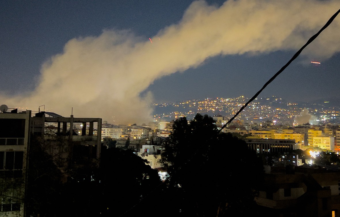 Καπνός από ισραηλινές επιδρομές στη Βηρυτό κατά τη σύγκρουση Ισραήλ Χεζμπολάχ