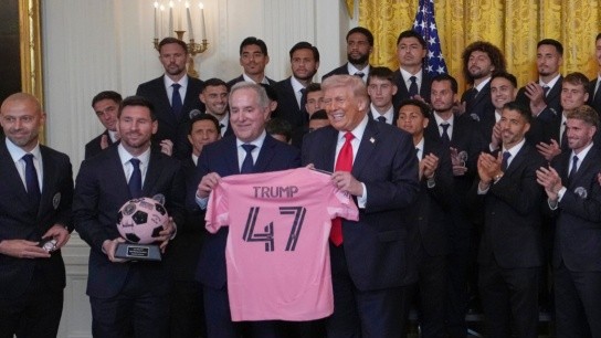 Ο Λιονέλ Μέσι στον Λευκό Οίκο με τον πρόεδρο Τραμπ κατά την επίσκεψη της Ίντερ Μαϊάμι