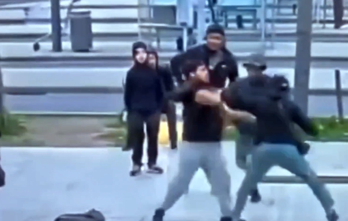 Ξυλοδαρμός νεαρού σταθμό τρένου Βέλγιο