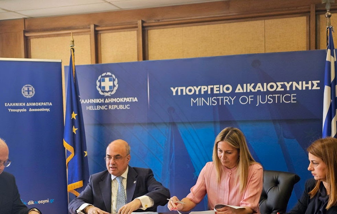 Κρίστι Νόεμ υπουργό Εσωτερικής Ασφάλειας Τραμπ