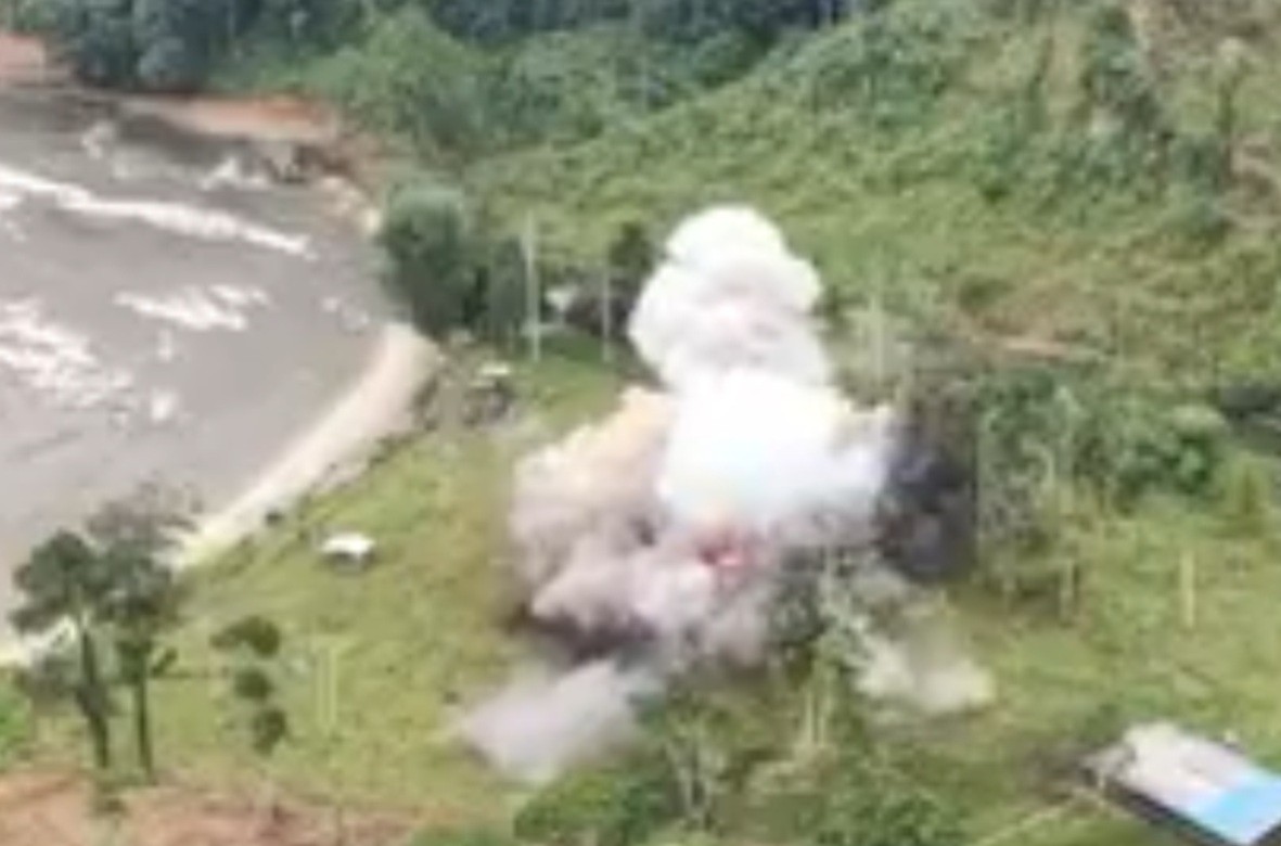 Ισημερινός βομβαρδισμός ναρκοτρομοκράτες CDF