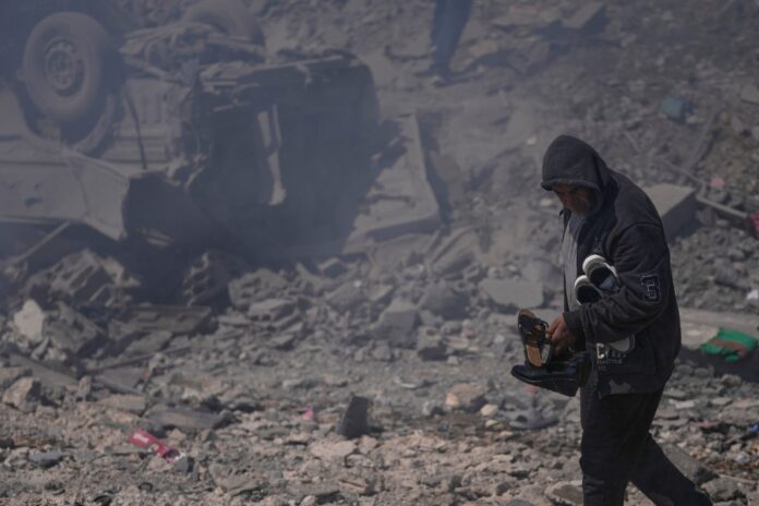 Εκτοπισμένοι πολίτες του Λιβάνου σε προσωρινό καταφύγιο