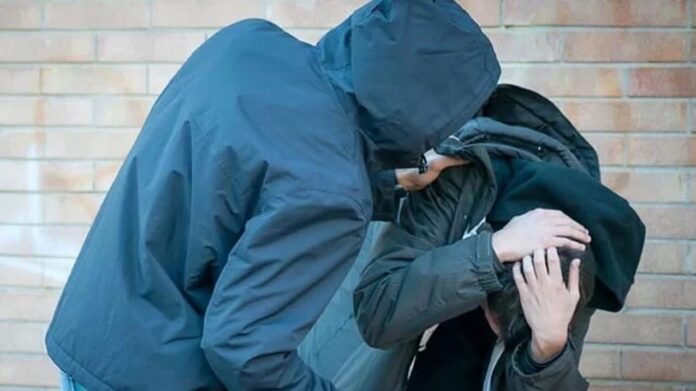 επίθεση ανηλίκων Ιωάννινα 16χρονος τραυματισμός μάτι