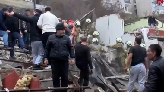 Κατάρρευση κτιρίου στην Κωνσταντινούπολη - Ένας τραυματίας Κατάρρευση κτιρίου στην Κωνσταντινούπολη επιχείρηση διάσωσης