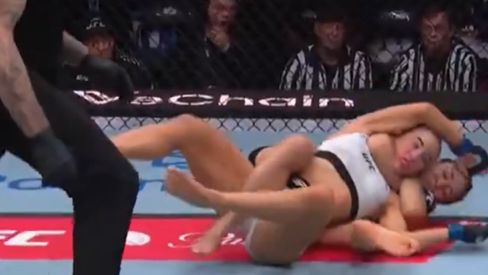 νοκ άουτ UFC γυναικών Γκράσο Μπάρμπερ