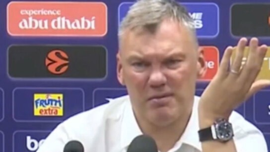 Σαρούνας Γιασικεβίτσιους εκνευρισμένος σε συνέντευξη Τύπου