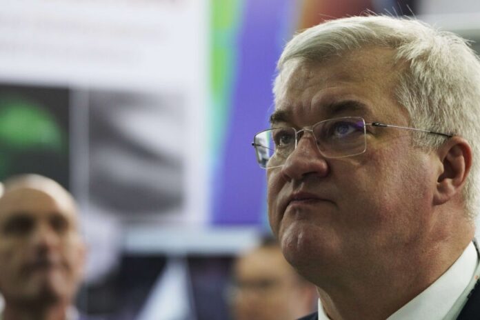 Ουκρανοί τραπεζικοί υπάλληλοι στη Βουδαπέστη - διπλωματική κρίση Ουκρανίας Ουγγαρίας