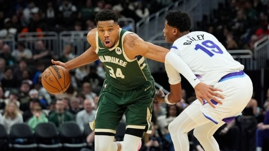 Γιάννης Αντετοκούνμπο Μπακς αγώνας NBA