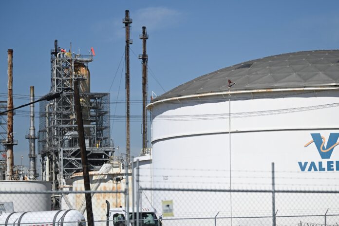 Έκρηξη και πυρκαγιά σε διυλιστήριο Valero Τέξας