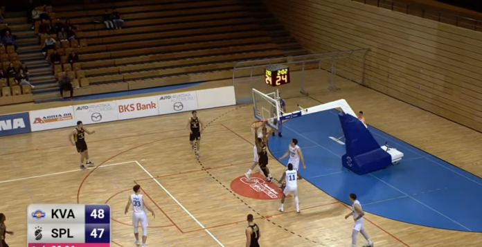 Μπασκέτα κατέρρευσε μετά από κάρφωμα στην Κροατία