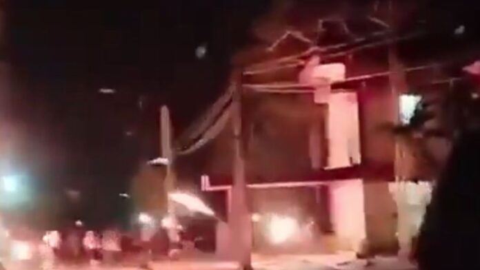 διαδηλώσεις Κούβα κτίριο κομμουνιστικού κόμματος φωτιά