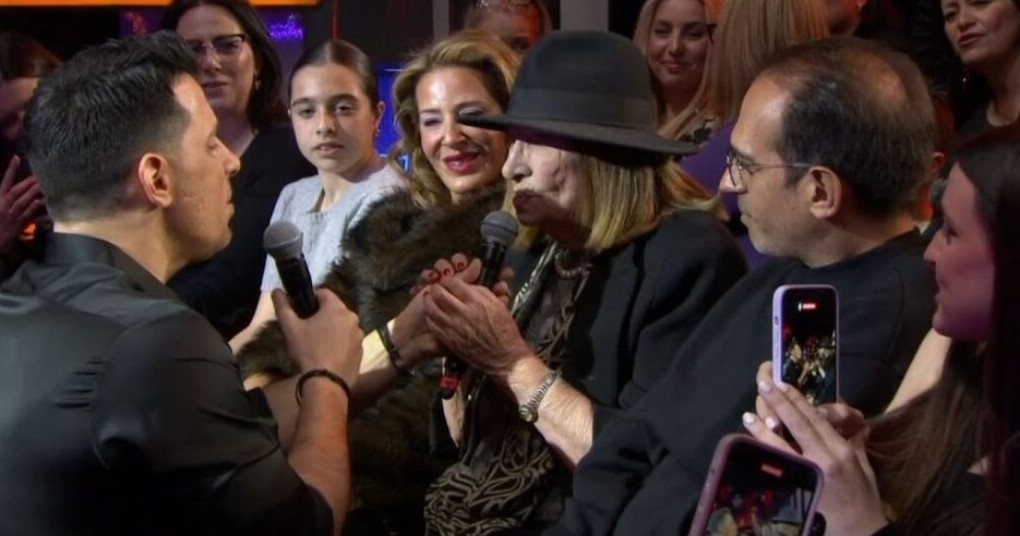 Θοδωρής Φέρρης με τη μητέρα του στο J2US