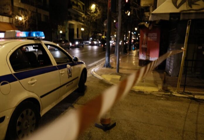 Έκρηξη γκαζάκια πολυκατοικία Εξάρχεια ζημιές