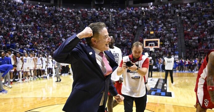 Ρικ Πιτίνο Σεντ Τζονς NCAA Sweet 16