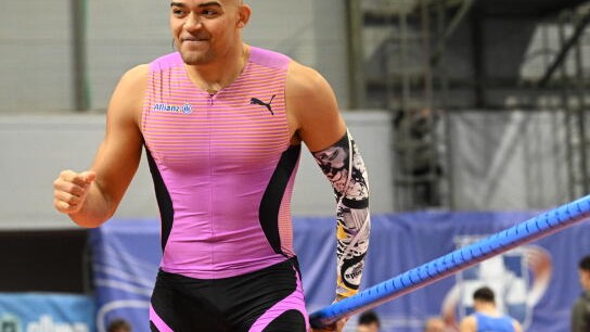 Εμμανουήλ Καραλής επί κοντώ Ρουέν άλμα