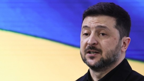 Ευρωπαϊκή Επιτροπή καταδικάζει απειλές Ζελένσκι κατά Όρμπαν