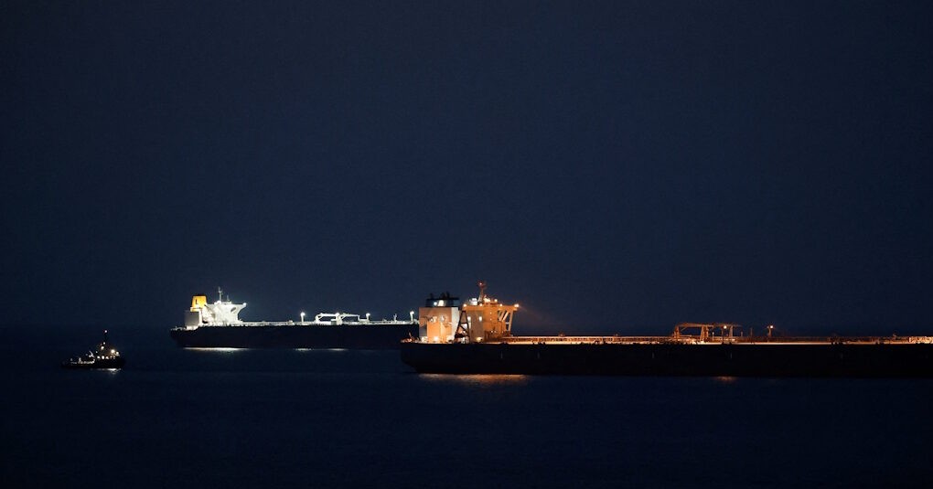 Γαλλία και Βρετανία αρνούνται πλοία στα Στενά Ορμούζ Πολεμικά πλοία στα Στενά του Ορμούζ