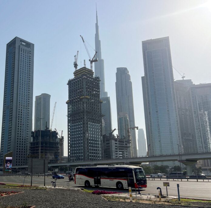 Βάσια Λόη επιστροφή Ντουμπάι πόλεμος