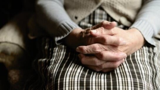 Απάτη στη Ρόδο - σύλληψη δράστη που εξαπάτησε ηλικιωμένη γυναίκα