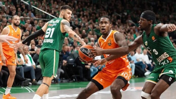 Βαλένθια Ζαλγκίρις στιγμιότυπο από τον αγώνα της EuroLeague