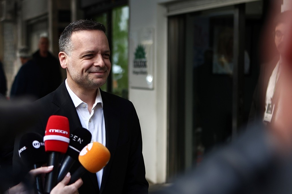 Διαμαντοπούλου ΠΑΣΟΚ: Ψήφισε στη Γλυφάδα για το Συνέδριο Άννα Διαμαντοπούλου ψηφίζει για Συνέδριο ΠΑΣΟΚ