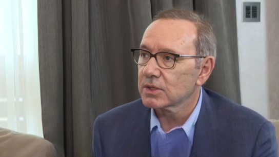 Κέβιν Σπέισι εξωδικαστική συμφωνία δικαστήριο Λονδίνου