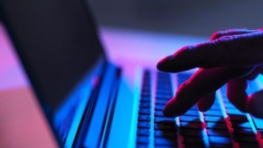 Σύλληψη 83χρονου γιατρού Πάτρα παιδική πορνογραφία