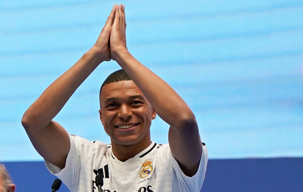 Κιλιάν Εμπαπέ Ρεάλ Μαδρίτης Εστέρ Εσπόσιτο