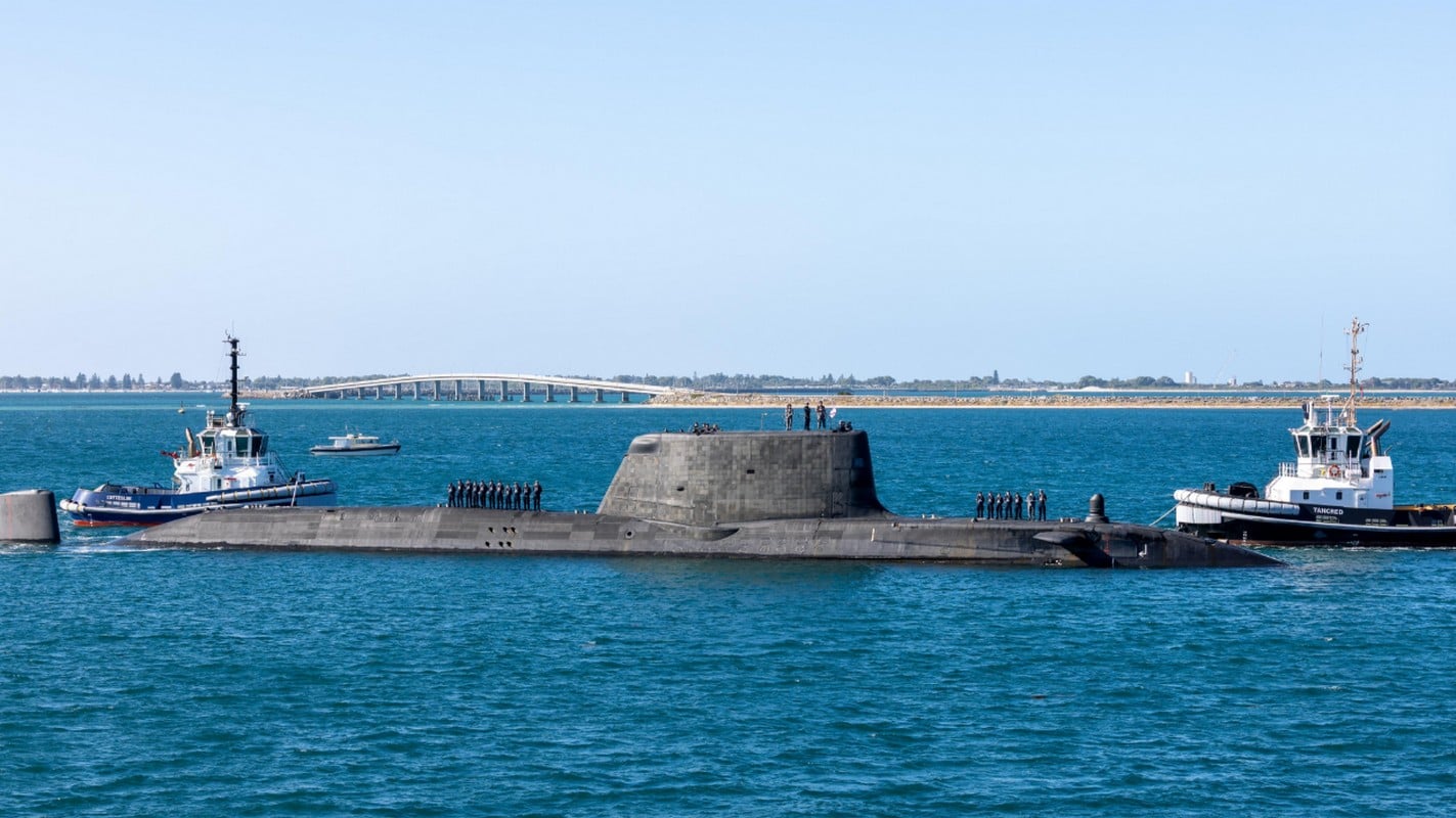 Βρετανικό υποβρύχιο με πυραύλους κοντά στο Ιράν Βρετανικό πυρηνοκίνητο υποβρύχιο HMS Anson Αραβική Θάλασσα