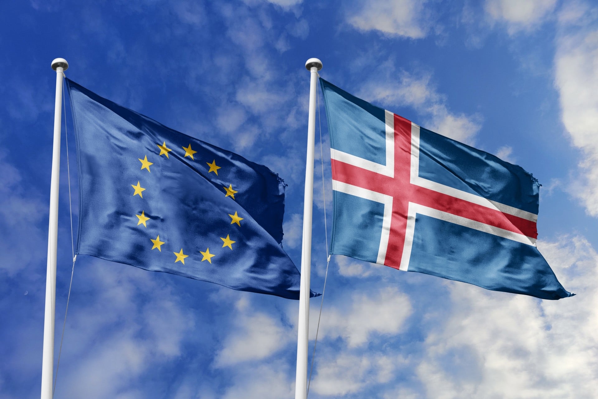 Η σημαία της Ισλανδίας και της ΕΕ - δημοψήφισμα για ένταξη