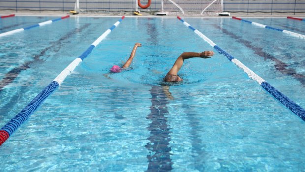 Ασθενοφόρο ΕΚΑΒ Θεσσαλονίκης παιδί ανακοπή