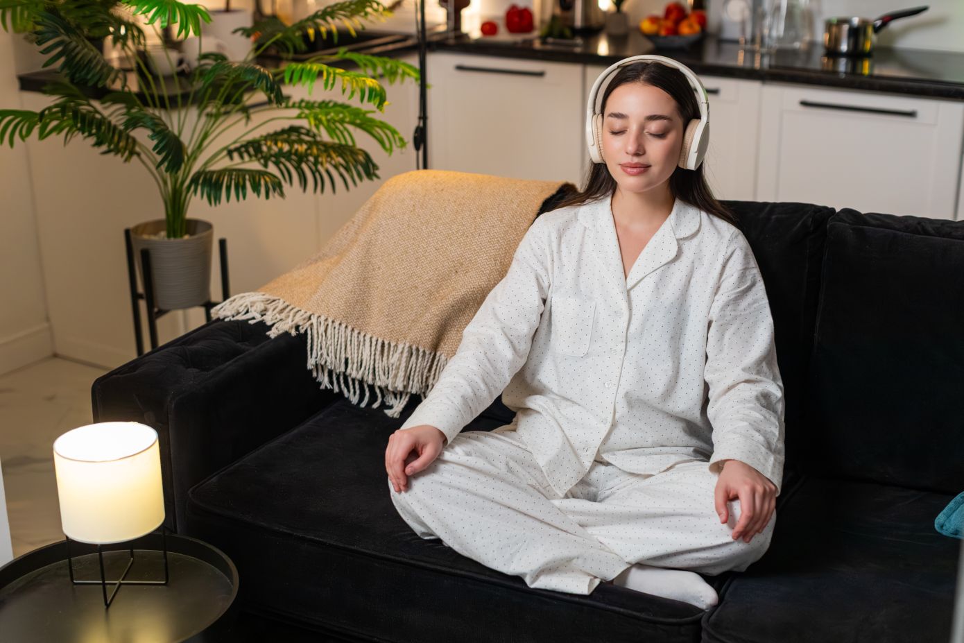 Άνθρωπος κοιμάται ήρεμα εφαρμόζοντας τον κανόνα 3-2-1