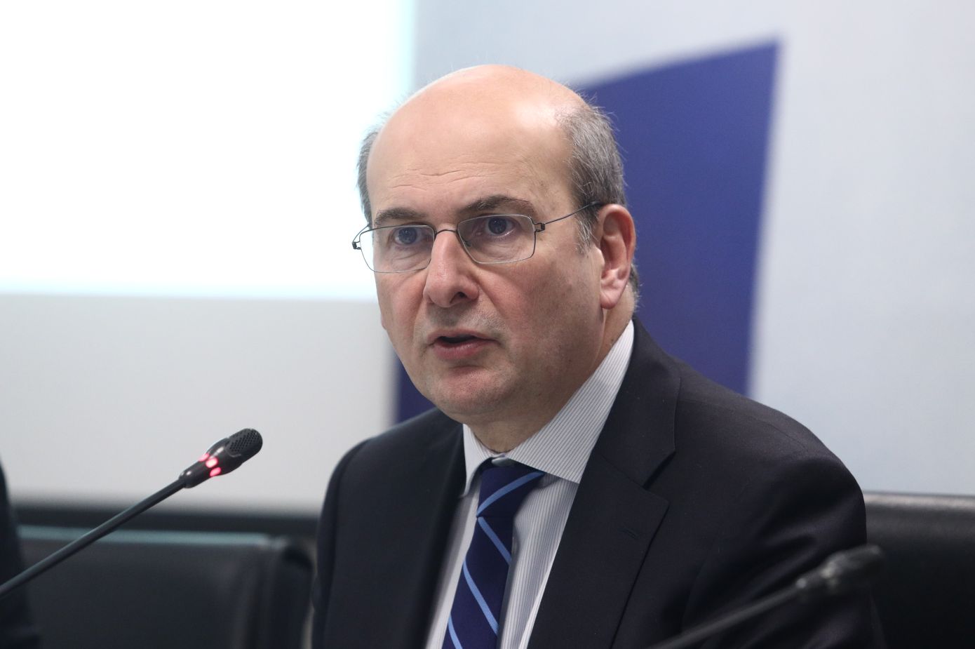 Κωστής Χατζηδάκης ανακοινώνει μέτρα για καύσιμα