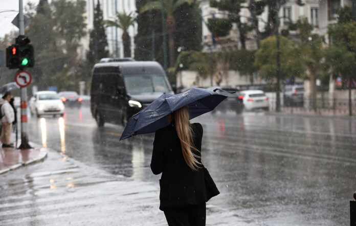 καιρός σήμερα με νεφώσεις και βροχές