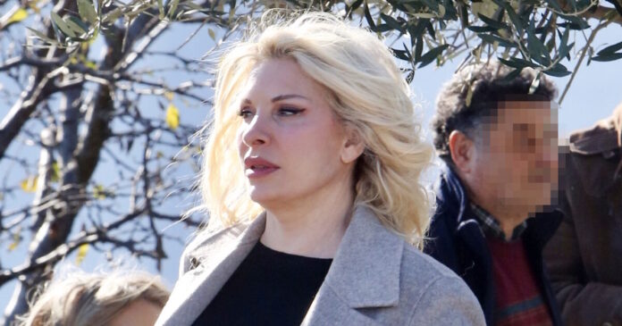 Ελένη Μενεγάκη αεροδρόμιο συνέντευξη τηλεόραση