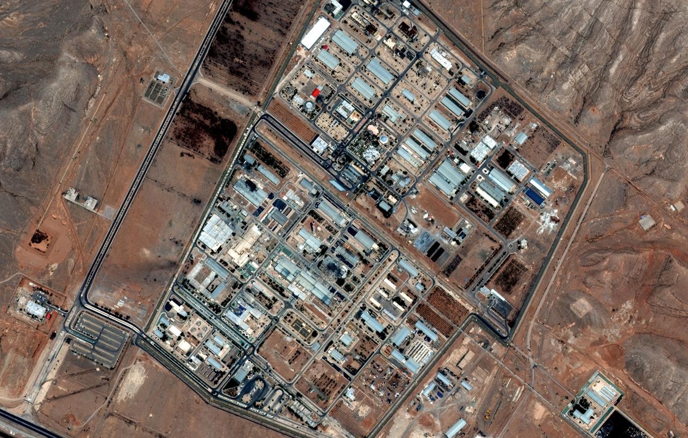 Πλοία ακινητοποιημένα στα Στενά του Ορμούζ