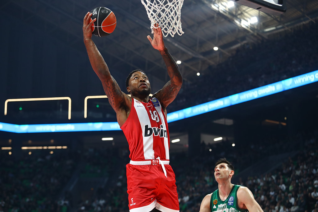 Ταϊρίκ Τζόουνς Ολυμπιακός σέντερ ντέρμπι Παναθηναϊκού