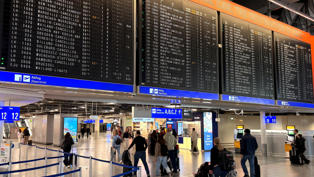 Αεροδρόμιο με αεροσκάφη Lufthansa κατά τη διάρκεια απεργίας