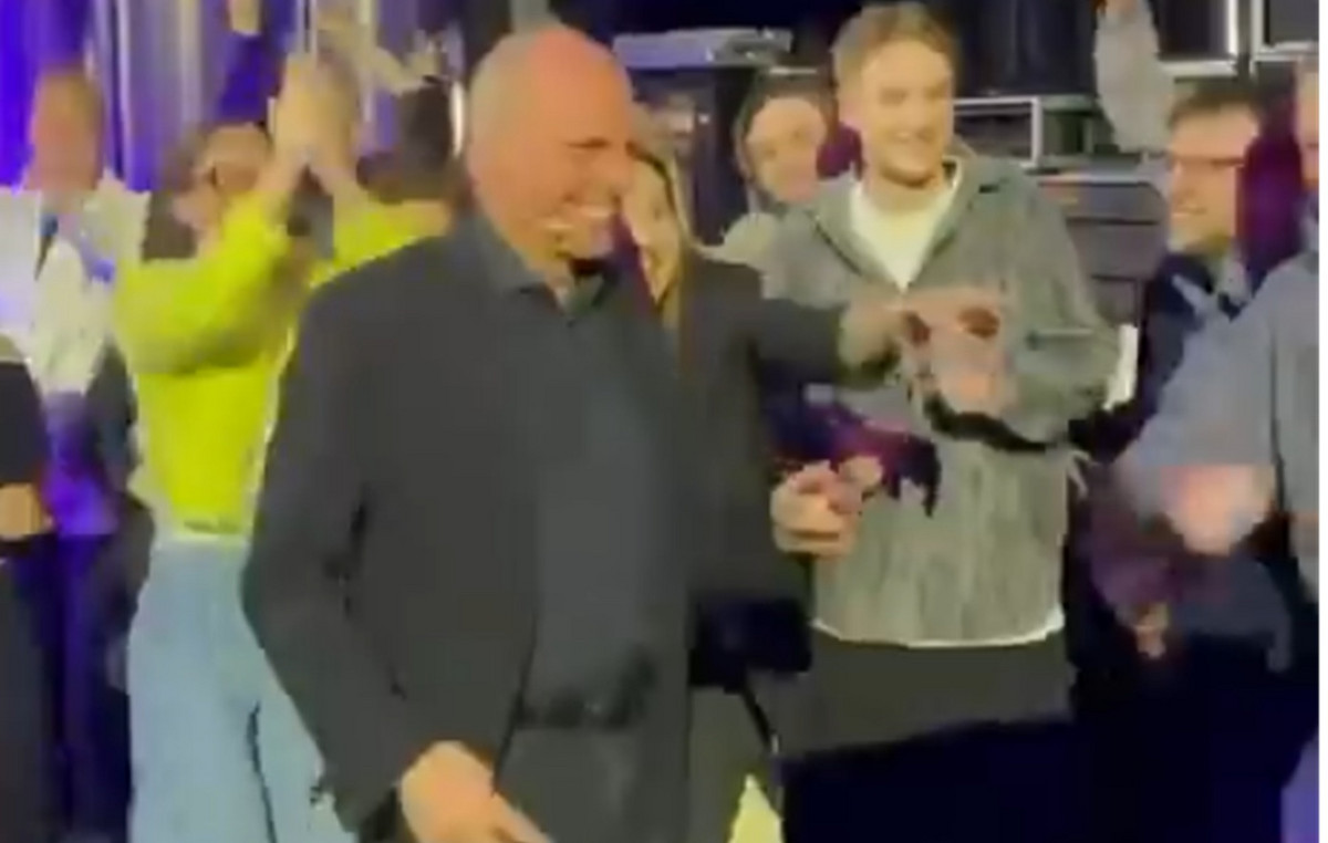 Γιάνης Βαρουφάκης χορεύει σε ρωσικό κλαμπ