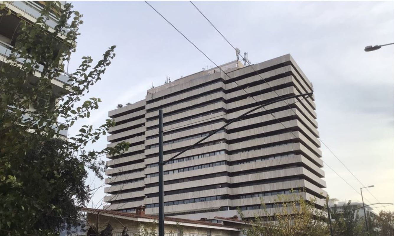 Παράνομο μαντρί ταράτσα Αμπελόκηποι ΕΦΕΤ κτίριο