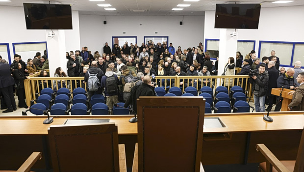 Δίκη Τέμπη αίθουσα δικαστηρίου συγγενείς θυμάτων