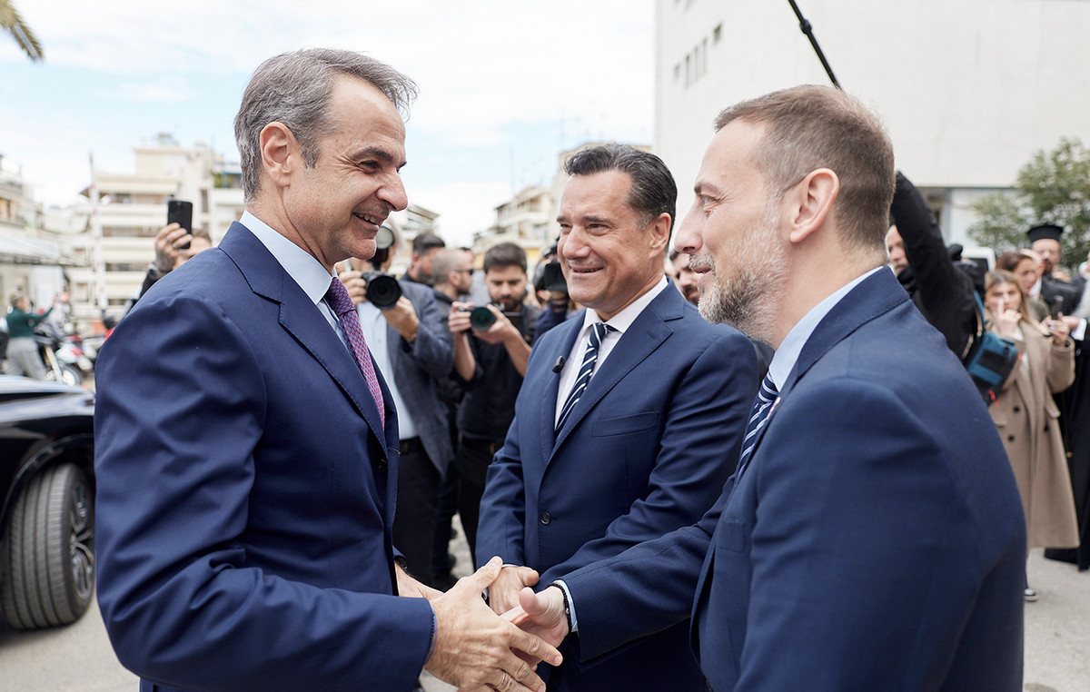 Μητσοτάκης στο νοσοκομείο Μεταξά για ανακαίνιση