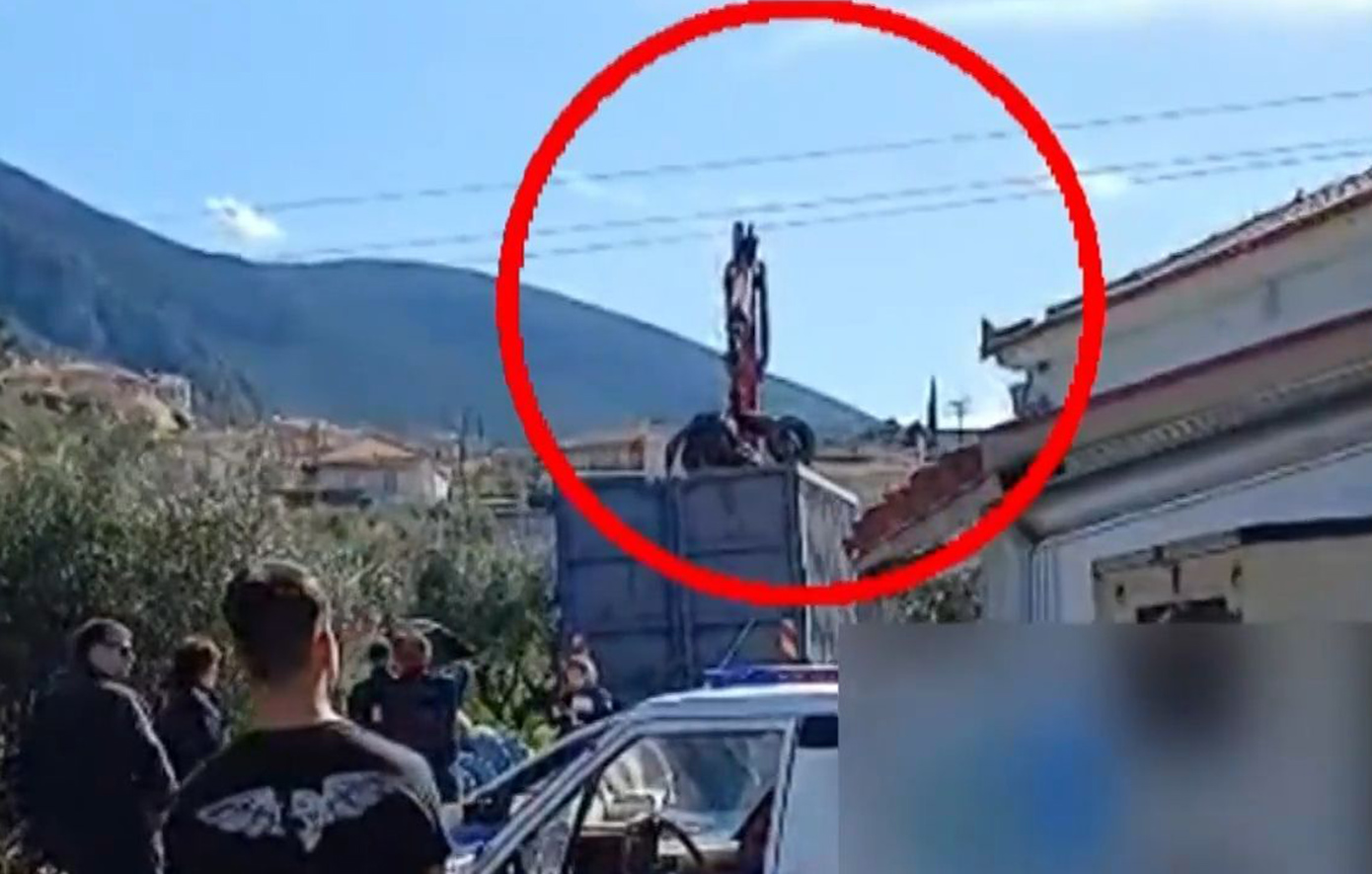 Καπνογόνα στις πολυκατοικίες για Βοσνία Ιταλία Μουντιάλ