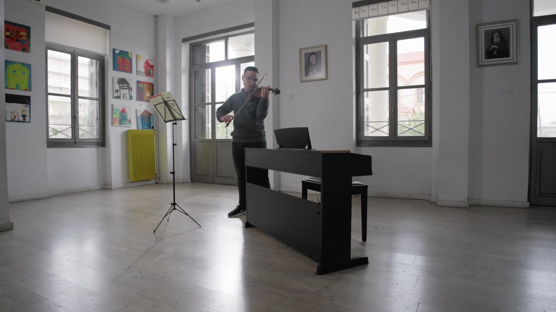 Θωμάς Κορακάς μουσικός βιολί El Sistema Greece