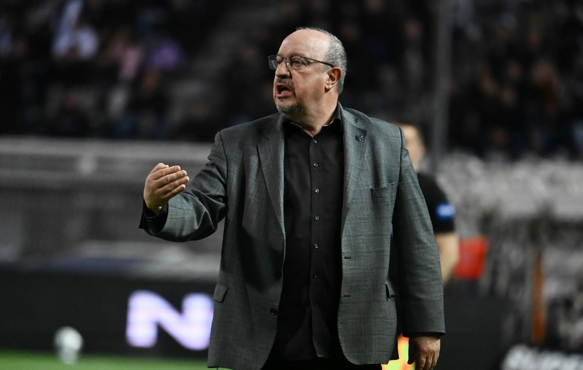 Ραζβάν Λουτσέσκου φεύγει για Ρουμανία