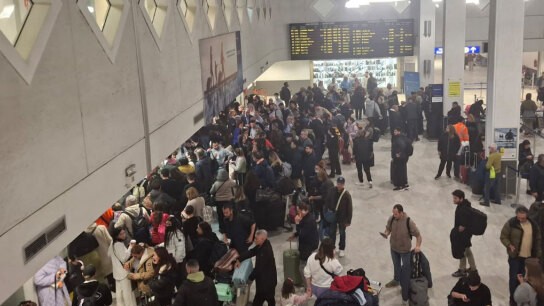 Αφρικανική σκόνη καλύπτει το αεροδρόμιο Ηρακλείου