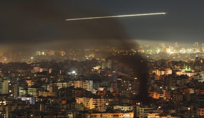 Φλόγες καίνε τη βιομηχανική ζώνη Al Jubail Σαουδική Αραβία